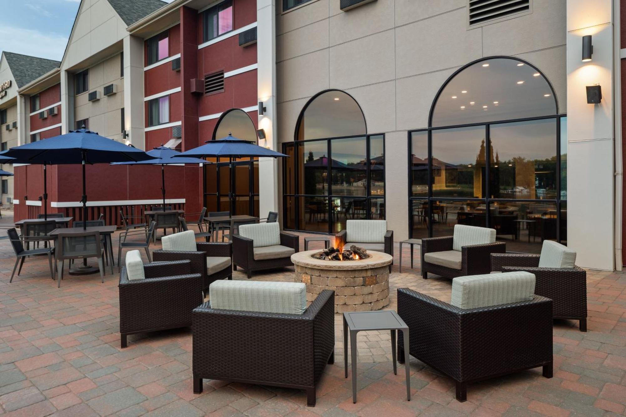 Hotel Courtyard La Crosse Downtown/Mississippi Riverfront Exterior foto