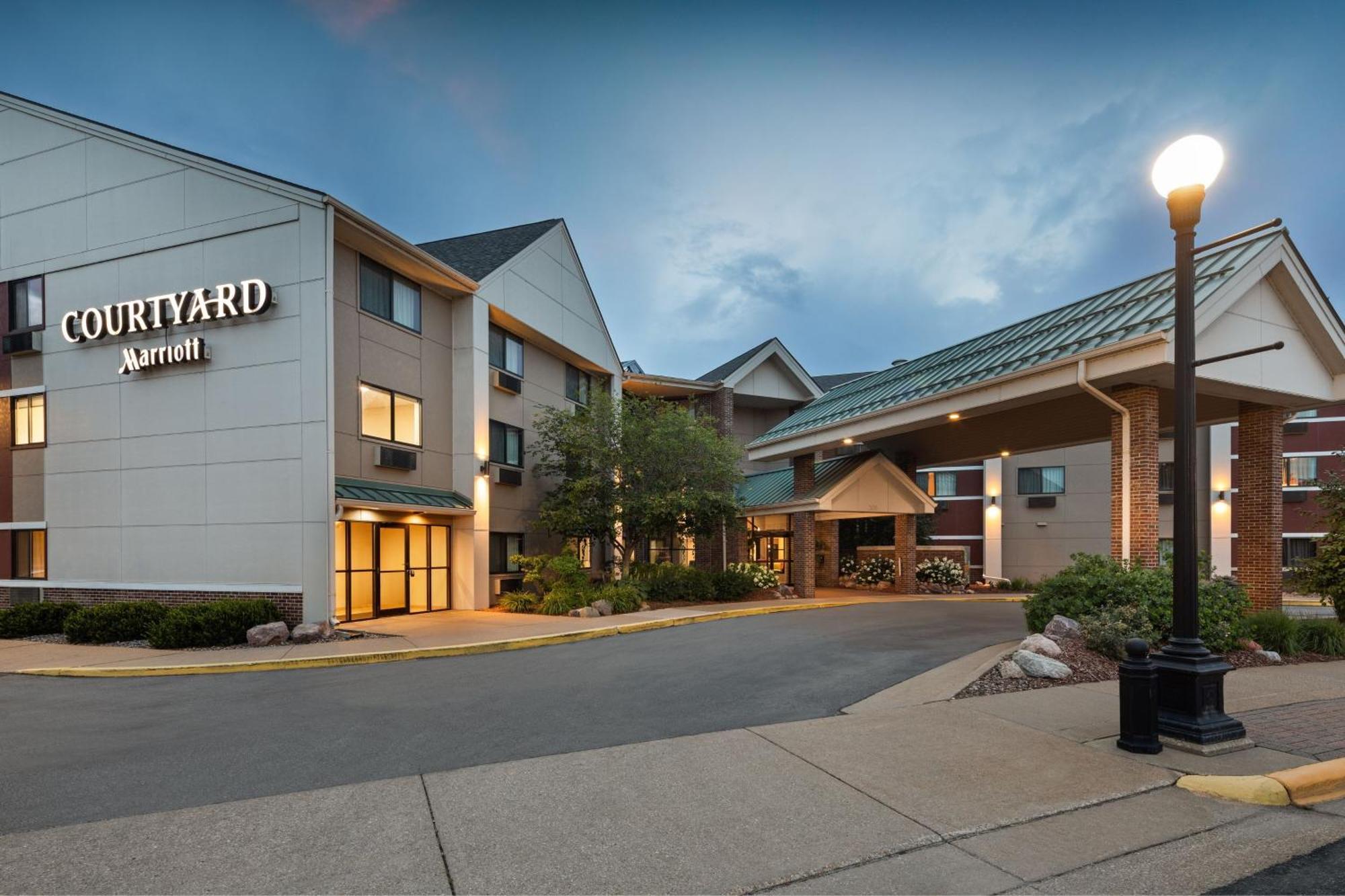 Hotel Courtyard La Crosse Downtown/Mississippi Riverfront Exterior foto