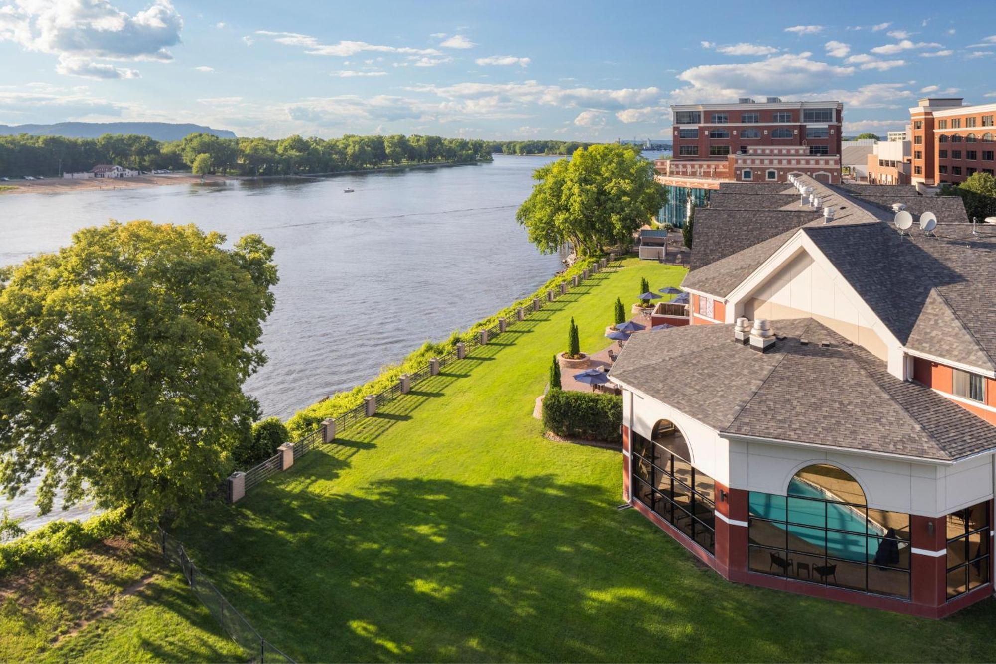 Hotel Courtyard La Crosse Downtown/Mississippi Riverfront Exterior foto